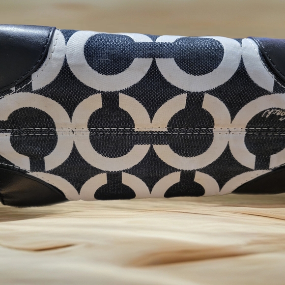 Coach Peyton Opt Art C Denim Drawstring Hobo Tote Bag. - Picture 5 of 9